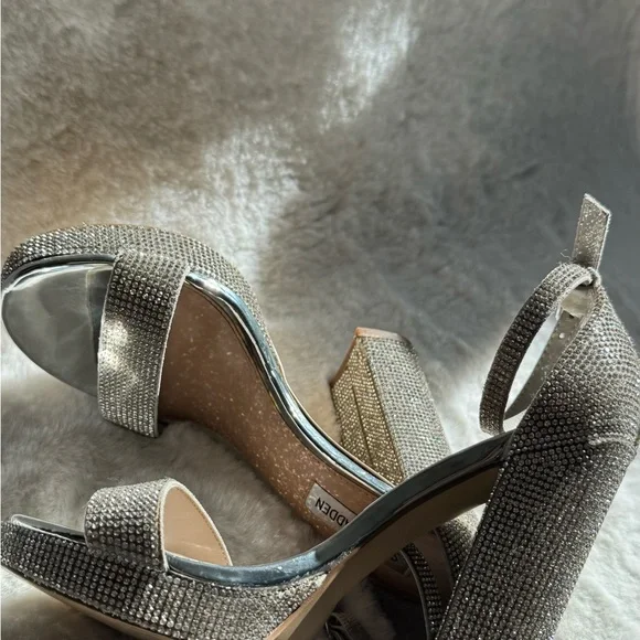 Steve Madden Rhinestone Platform Heels Sparkle Party Prom Sandals Size 6.5 M - Picture 4 of 4